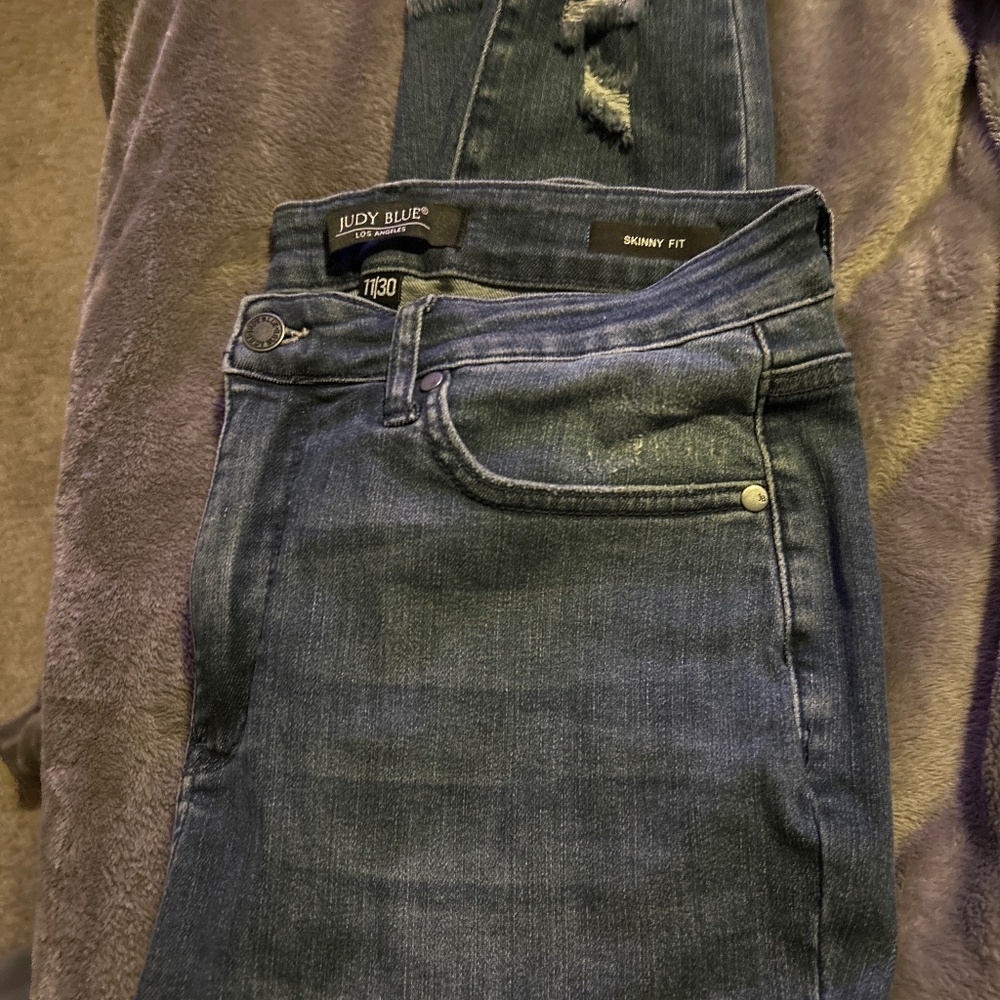 Judy Blue skinny fit, raw hem. Size 11/30